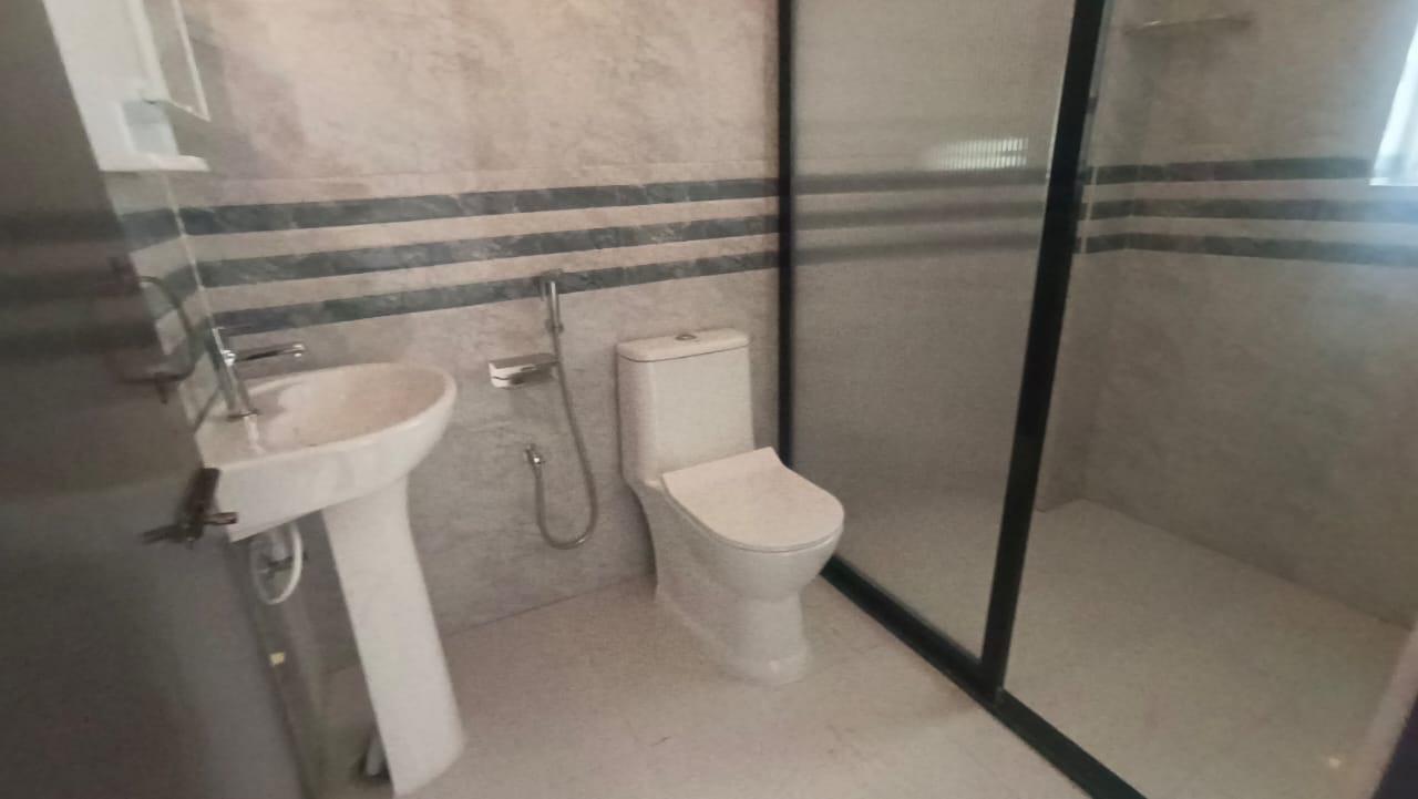 Semi Furnished 3bhk in GS Road, Lachit Nagar, Guwahati, Assam, India for Rent